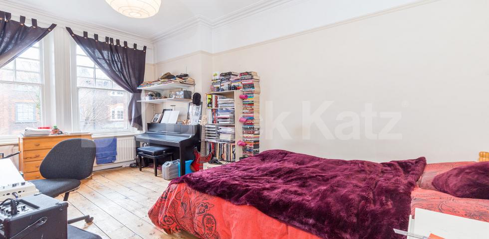 			NEW INSTRUCTION!, 3 Bedroom, 1 bath, 1 reception Flat			 Linden Mansions, Hornsey Lane, Highgate